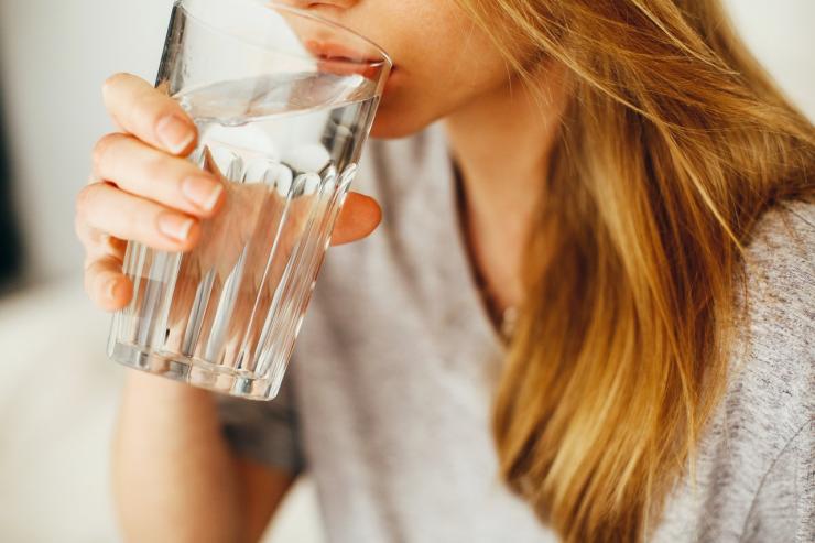 Питьевая вода во время еды