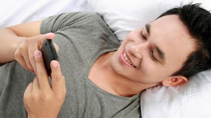 Почему парень перечитывает нашу переписку и что это означает?