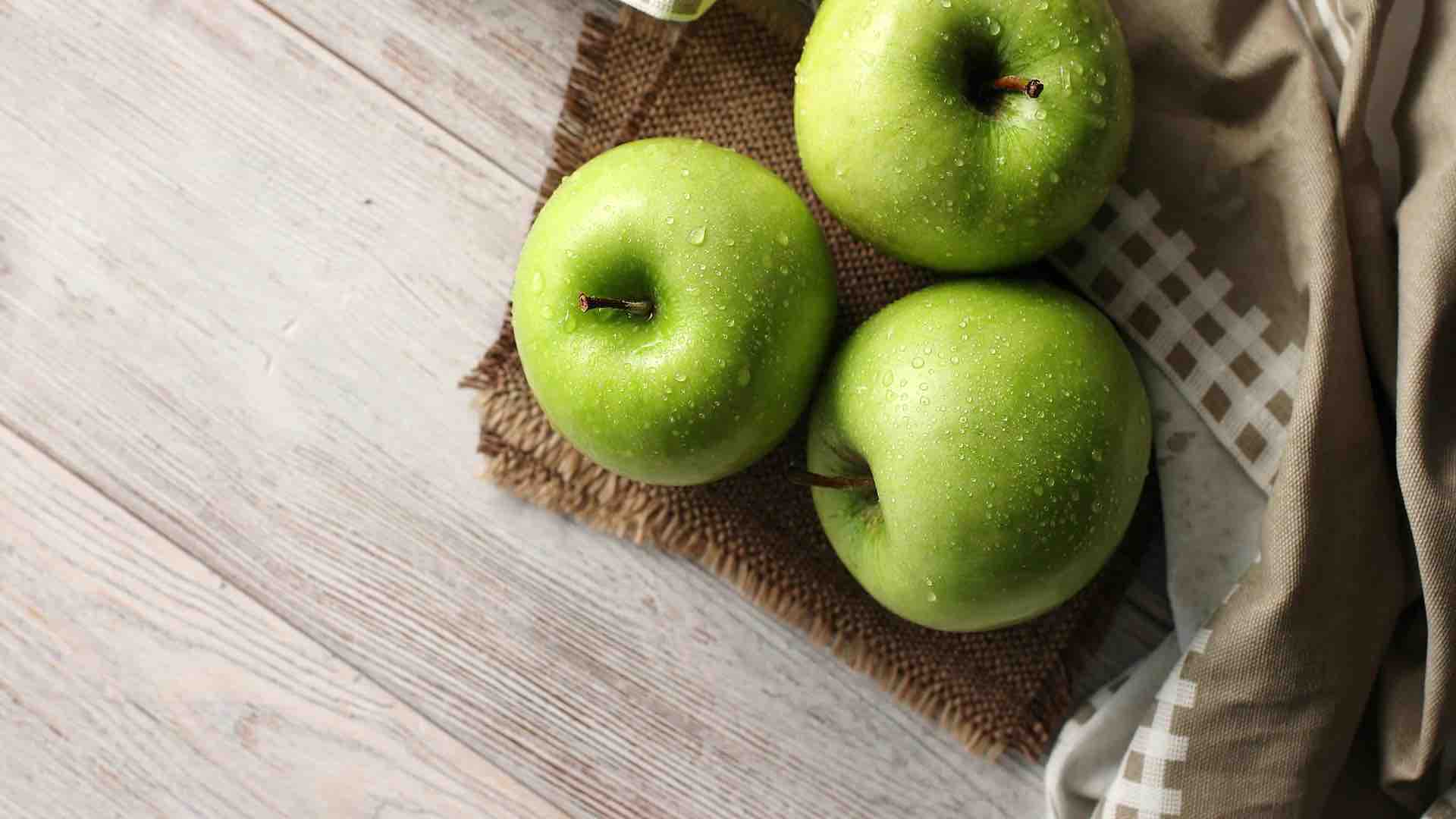 Яблоки Гренни Смит