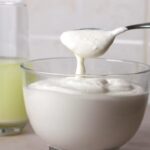 Столовая ложка густого греческого йогурта