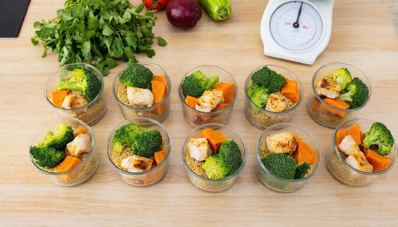 Заготовка еды в контейнеры на неделю вперед система Meal Prep